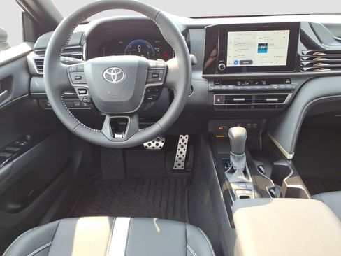 Used 2026 Toyota Camry SE FWD image 13