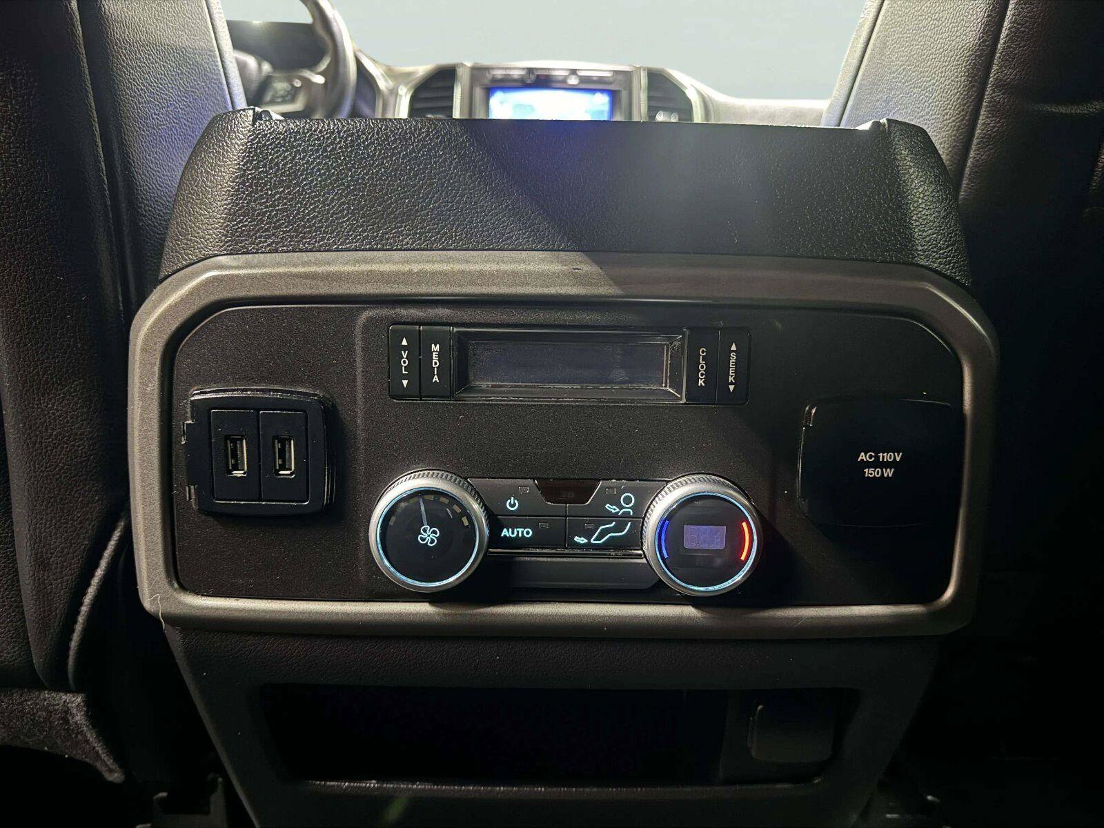 Used 2020 Ford Expedition Max XLT w/ Equipment Group 202A AWD/4WD image 17