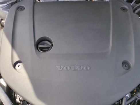 Certified 2025 Volvo XC90 B6 Plus AWD/4WD image 22