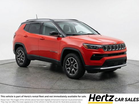Used 2025 Jeep Compass Trailhawk image 1