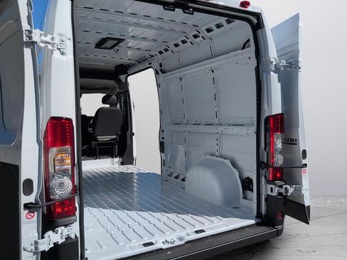 New 2026 RAM ProMaster 2500 w/ Convenience Group image 30