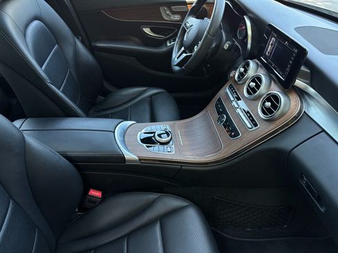 Used 2019 Mercedes-Benz C 300 4MATIC Sedan image 20