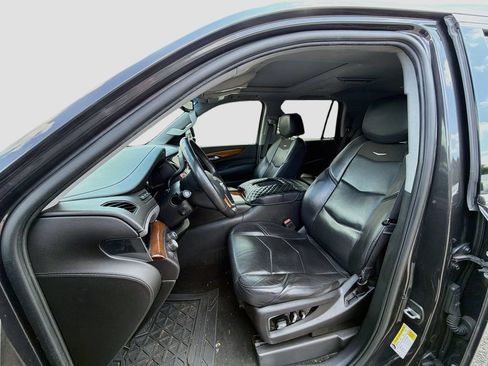 Used 2016 Cadillac Escalade Luxury AWD/4WD image 13