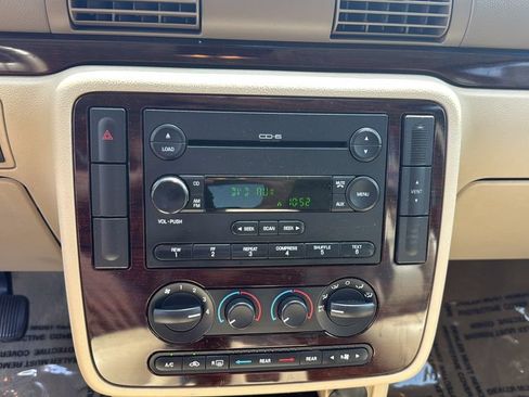 Used 2007 Ford Freestar SEL FWD image 18