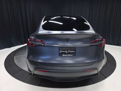 Used 2022 Tesla Model Y Performance AWD/4WD image 11