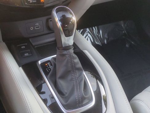 Used 2019 Nissan Rogue Sport SL AWD/4WD image 11