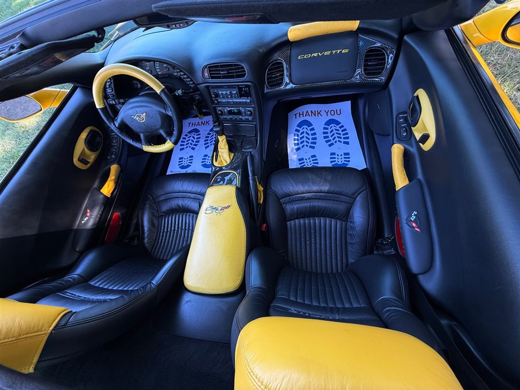 Used 2003 Chevrolet Corvette Coupe w/ Preferred Equipment Group RWD image 61