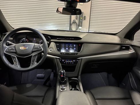 Certified 2024 Cadillac XT5 Luxury FWD image 12
