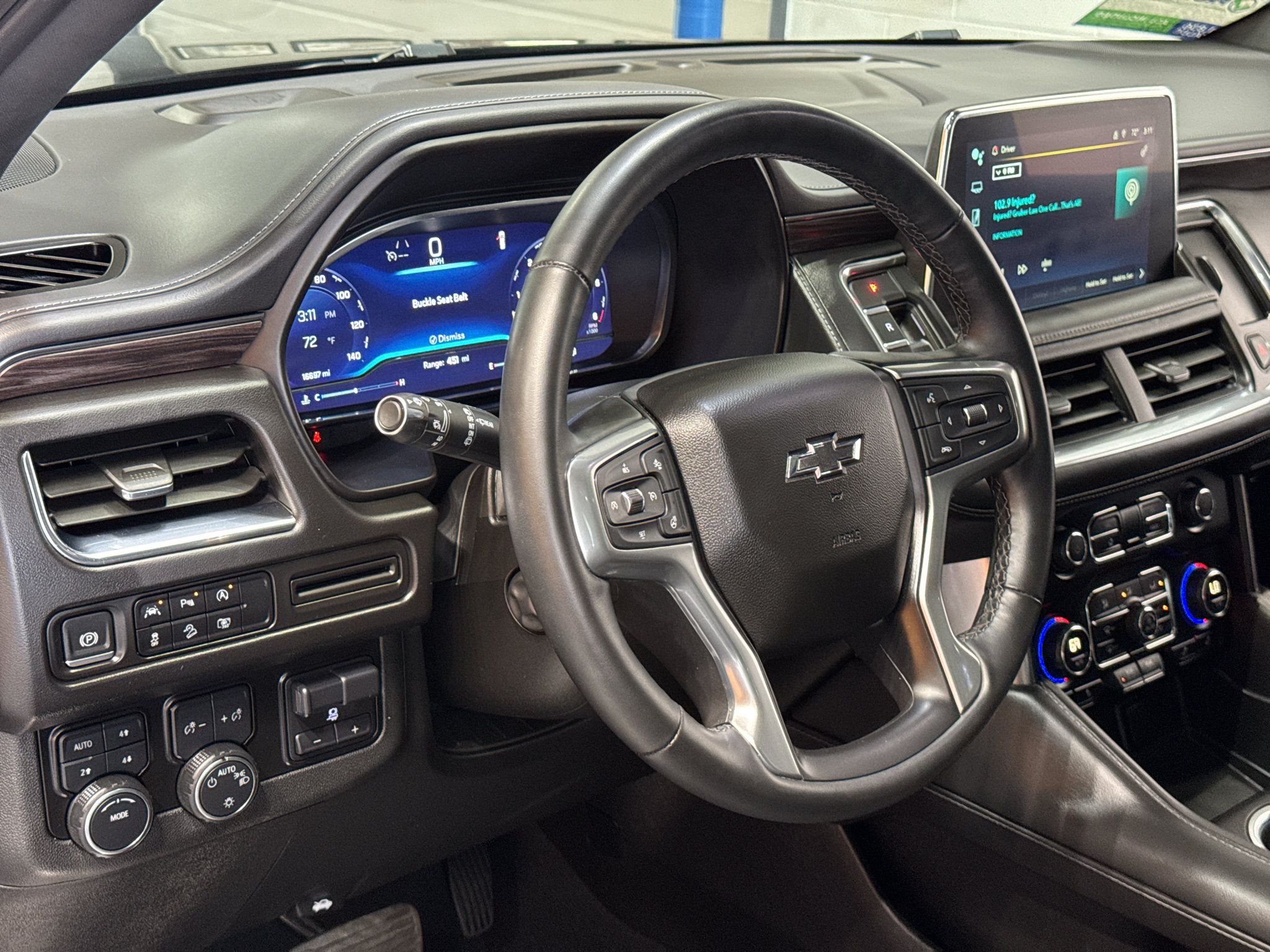Used 2023 Chevrolet Suburban Z71 w/ Luxury Package AWD/4WD image 18