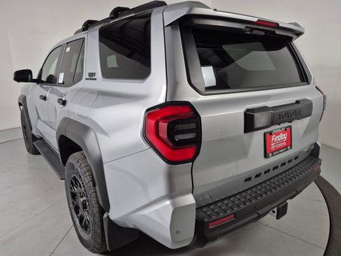 New 2026 Toyota 4Runner Limited AWD/4WD image 3