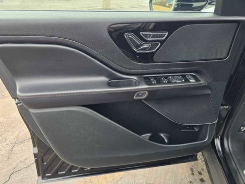 Used 2023 Lincoln Aviator AWD image 12