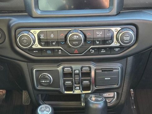 Used 2021 Jeep Wrangler Unlimited Sahara image 14