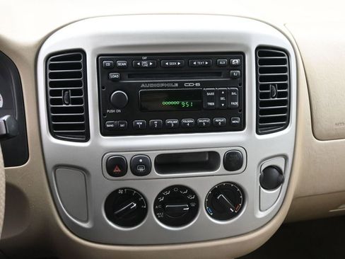 Used 2007 Ford Escape XLT image 12