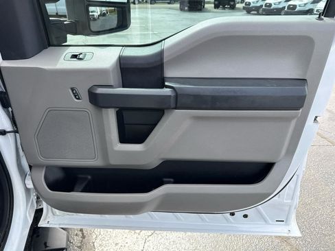 Used 2022 Ford F250 XL w/ Power Equipment Group image 28