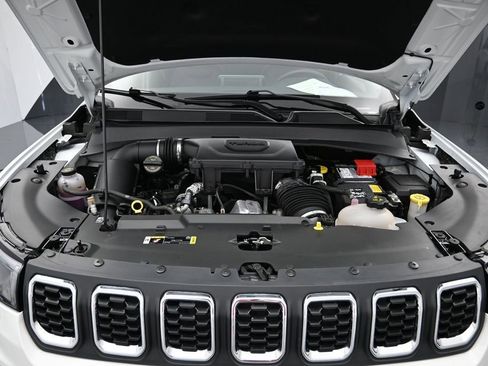 Used 2025 Jeep Compass Latitude AWD/4WD image 26