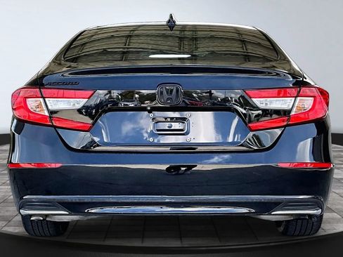 Used 2018 Honda Accord EX image 5