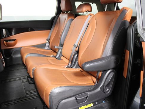 Used 2024 Kia Carnival SX FWD image 33