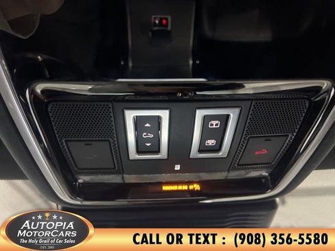 Used 2025 Land Rover Range Rover Velar Dynamic SE image 39