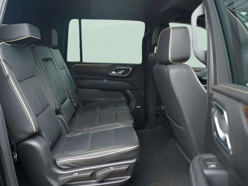 Used 2024 Chevrolet Suburban Premier image 58