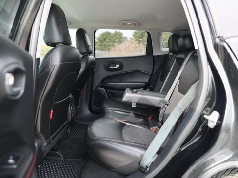 Used 2020 Jeep Compass Trailhawk image 16