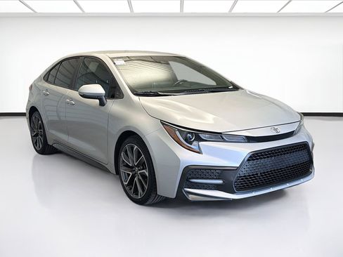 Used 2020 Toyota Corolla SE image 3