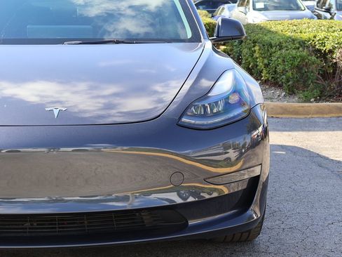 Used 2023 Tesla Model 3 Standard Range image 14