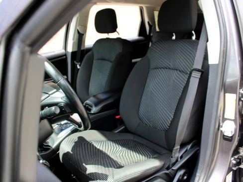 Used 2019 Dodge Journey SE w/ Connectivity Group image 12