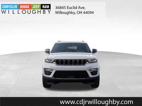 New 2025 Jeep Grand Cherokee Limited 4xe AWD/4WD image 6