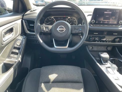 Used 2024 Nissan Rogue SV FWD image 19