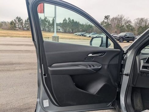 Used 2024 Cadillac XT4 Premium Luxury image 11