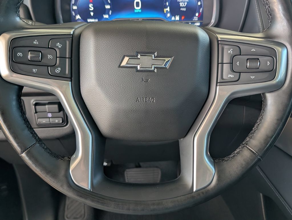 Used 2023 Chevrolet Tahoe Z71 w/ Luxury Package AWD/4WD image 5