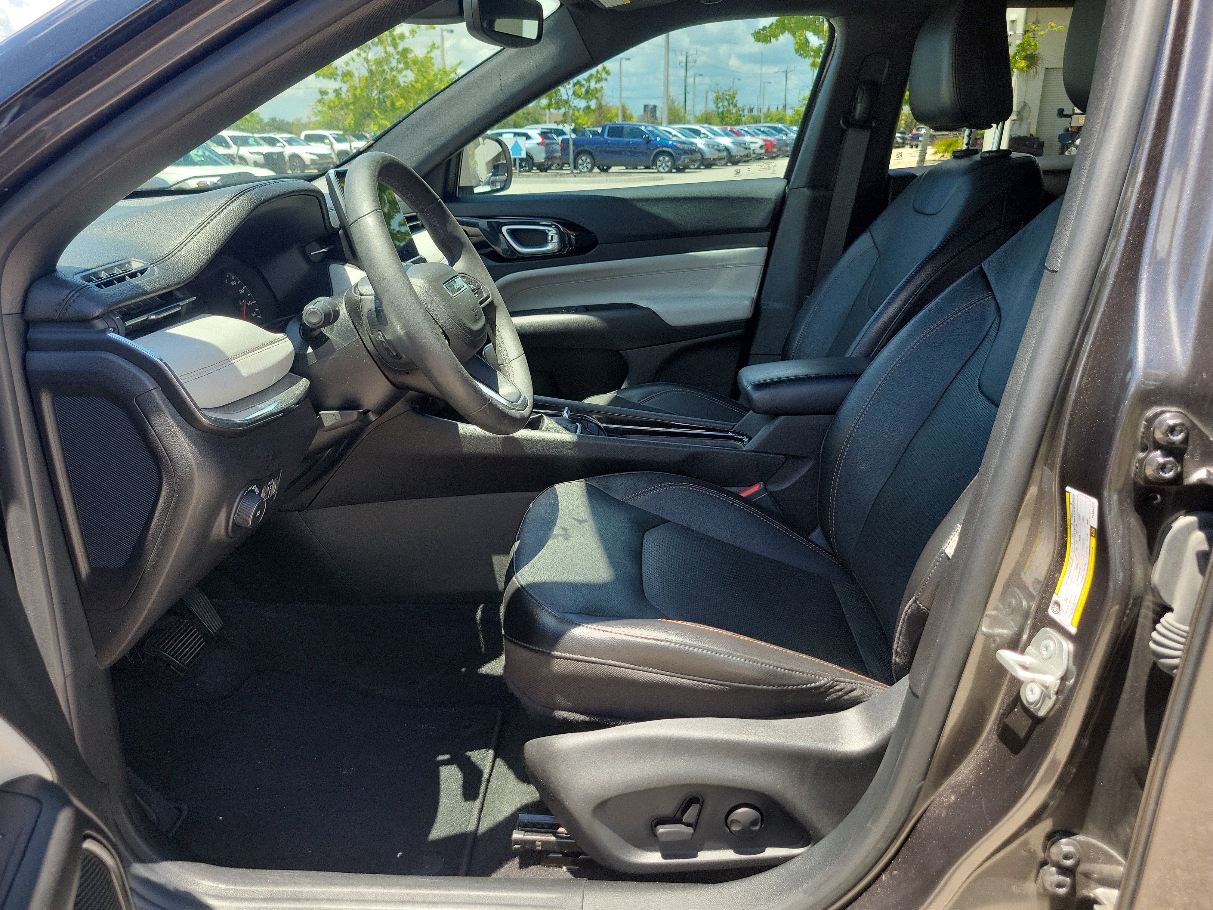 Used 2023 Jeep Compass Limited AWD/4WD image 22