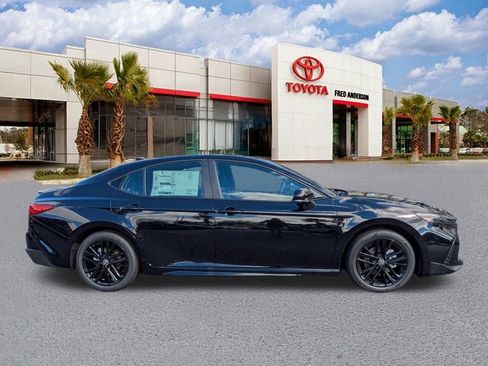 New 2026 Toyota Camry SE image 4