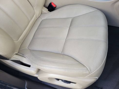 Used 2016 Land Rover Range Rover Sport SE image 37