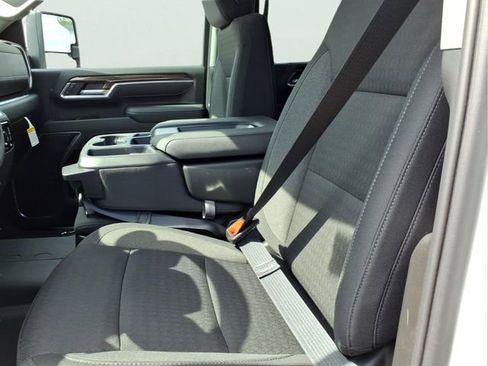 New 2026 Chevrolet Silverado 3500 LT image 19