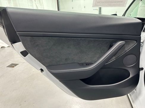 Used 2023 Tesla Model 3 Standard Range image 37