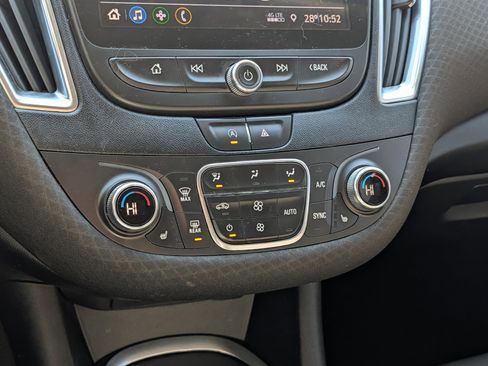 Used 2020 Chevrolet Malibu LT image 20