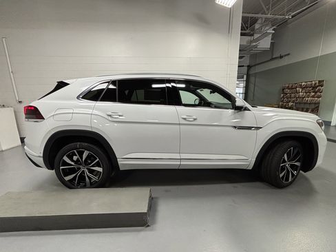 New 2026 Volkswagen Atlas Cross Sport SEL Premium R-Line AWD/4WD image 7