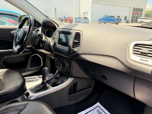 Used 2020 Jeep Compass Latitude w/ Cold Weather Group AWD/4WD image 23