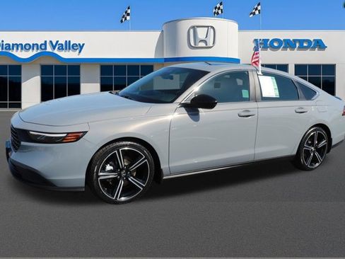 Used 2025 Honda Accord Sport image 3