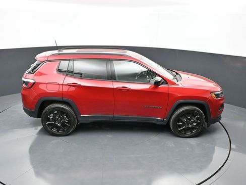 New 2026 Jeep Compass Latitude image 32