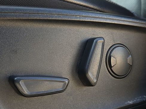 Used 2020 Ford Escape Titanium image 21