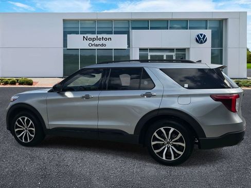 Used 2023 Ford Explorer ST-Line w/ Class IV Trailer Tow Package RWD image 8