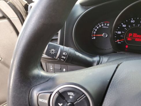 Used 2018 Kia Soul FWD image 23