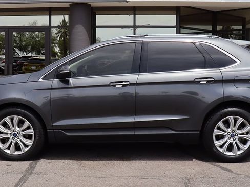 Used 2020 Ford Edge Titanium FWD image 8