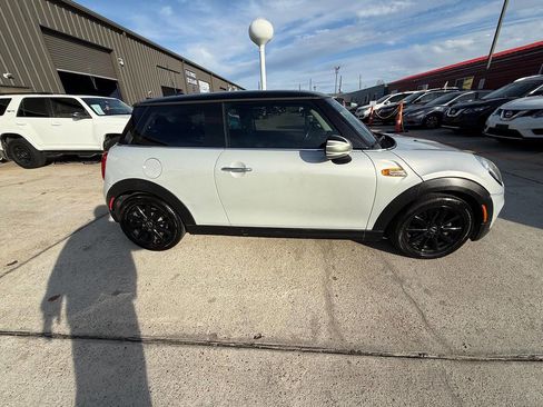 Used 2016 MINI Cooper 2-Door Hardtop image 7