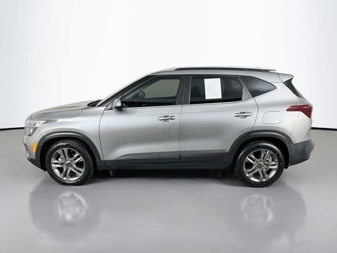 Used 2023 Kia Seltos S w/ Navigation Package FWD image 5