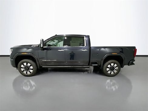 New 2026 GMC Sierra 2500 Denali w/ Denali Reserve Package image 3