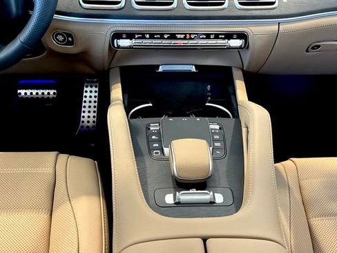 New 2026 Mercedes-Benz GLS 580 4MATIC image 24