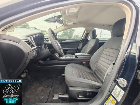 Used 2020 Ford Fusion SE FWD image 16